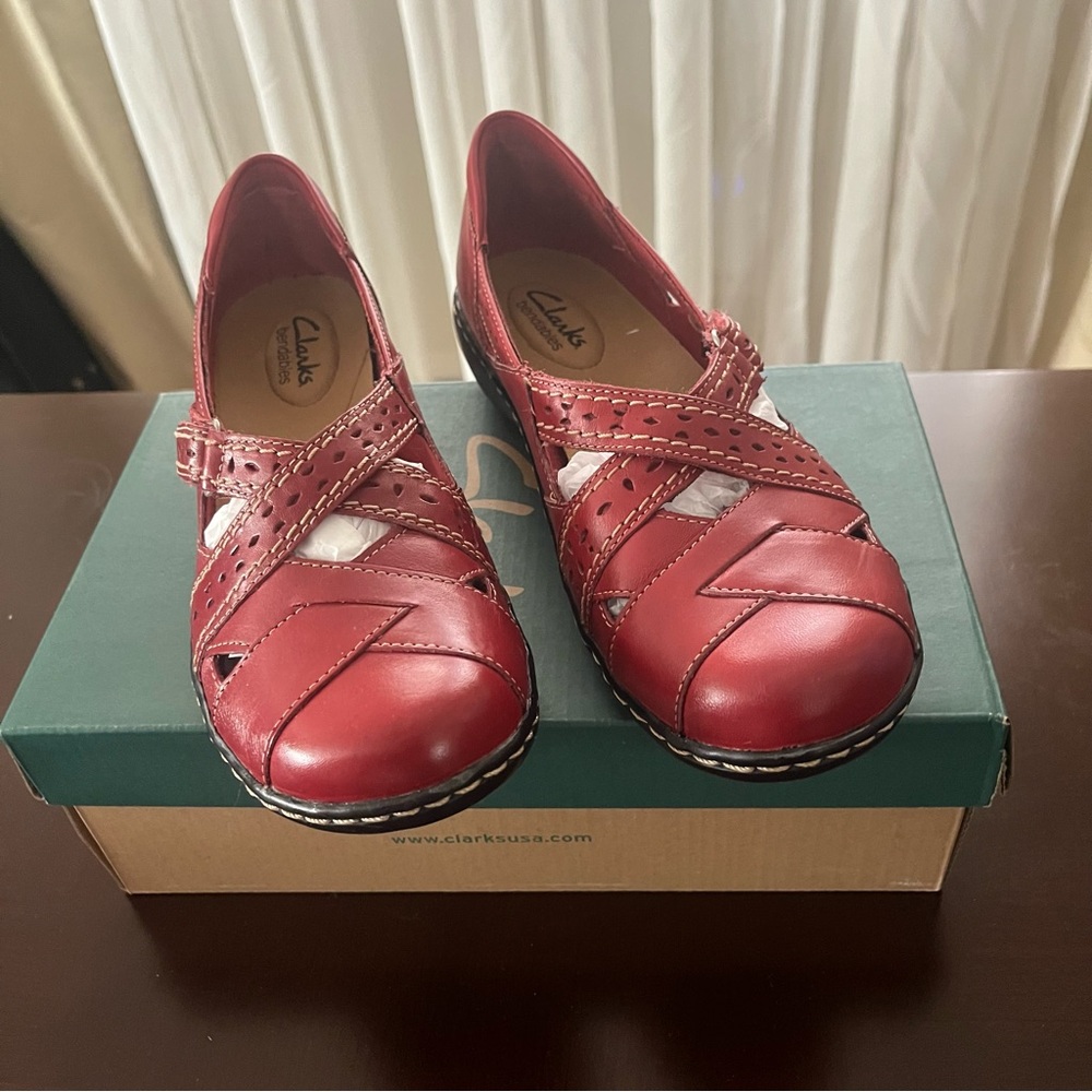 Clarks Collection Women's Cherry Red Leather Slip On Loafer Shoe Size 7M US